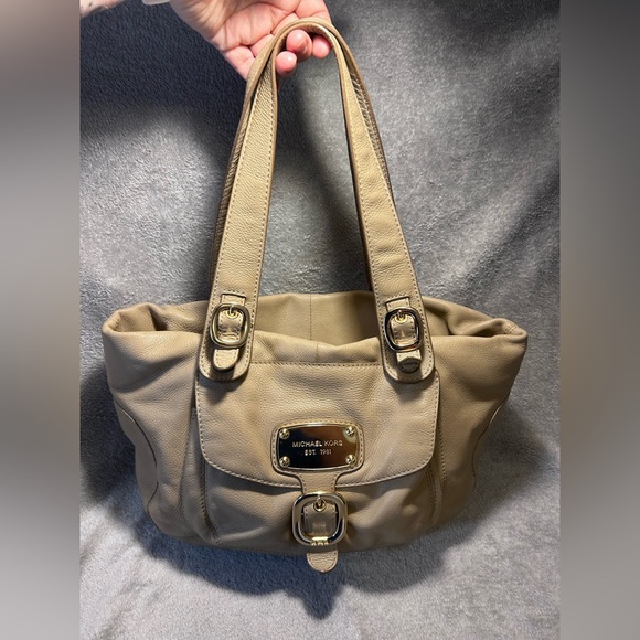 Michael Kors Handbags - VTG Michael Kors Hudson Pebble Leather Buckle Tote